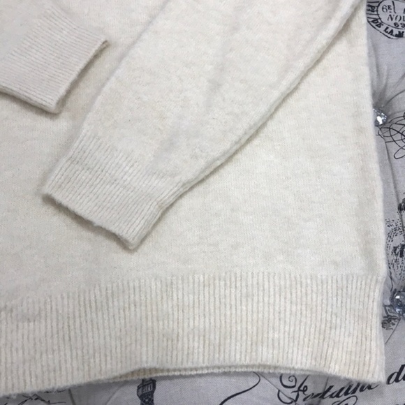 TOPSHOP V-Neck Sweater - Picture 5 of 6